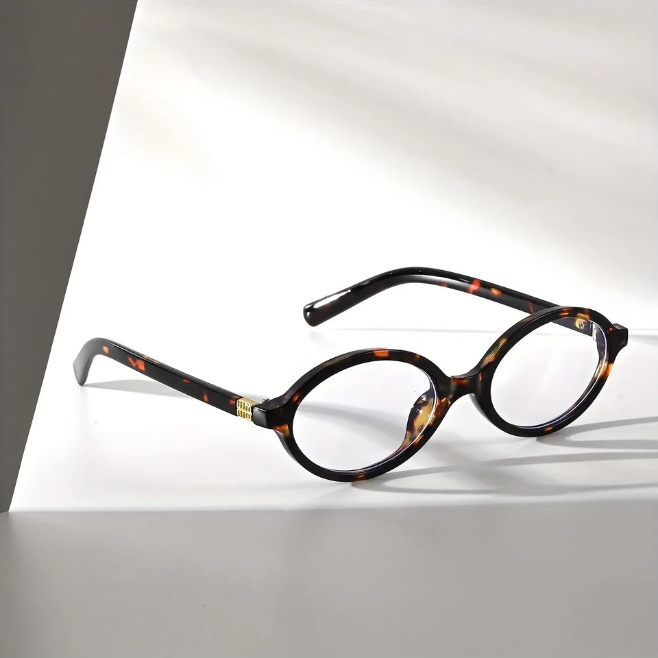 A Pair of Oval Retro PC Glasses for Men and Women with A Small Face Design/versatile for Multiple Indoor Scenes Sunglasse