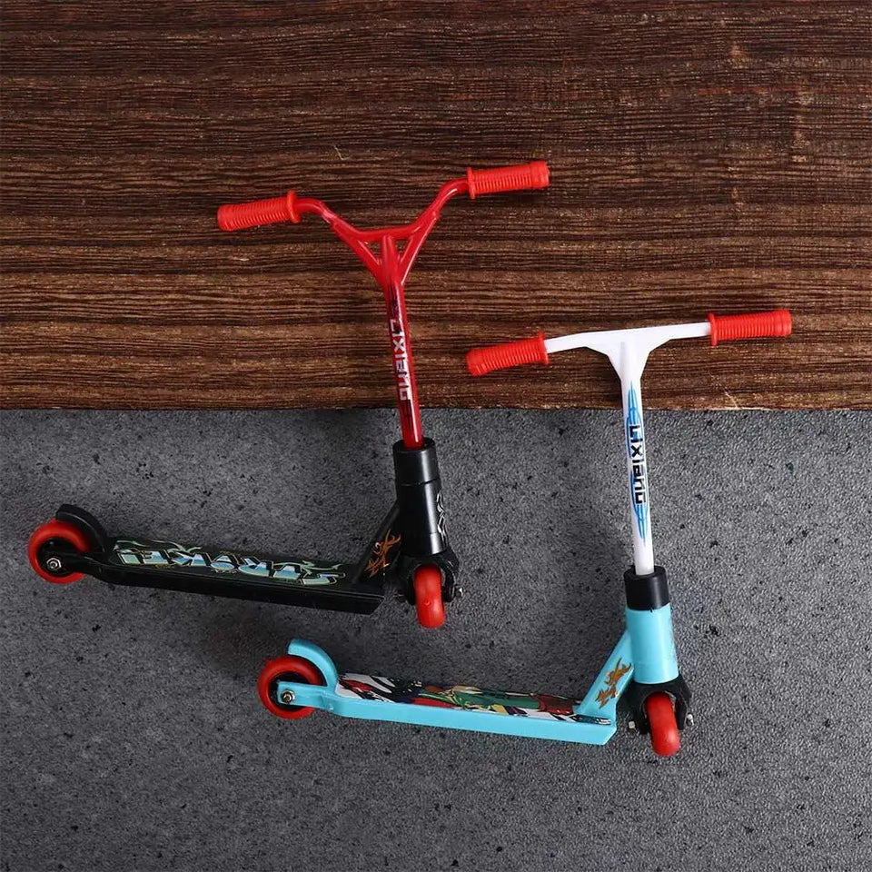 Mini Finger Skateboard Set