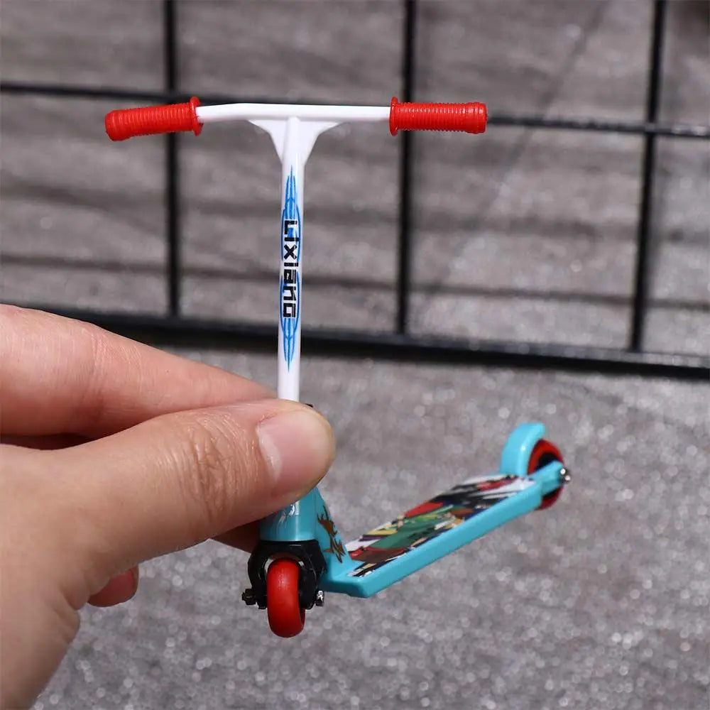 Mini Finger Skateboard Set